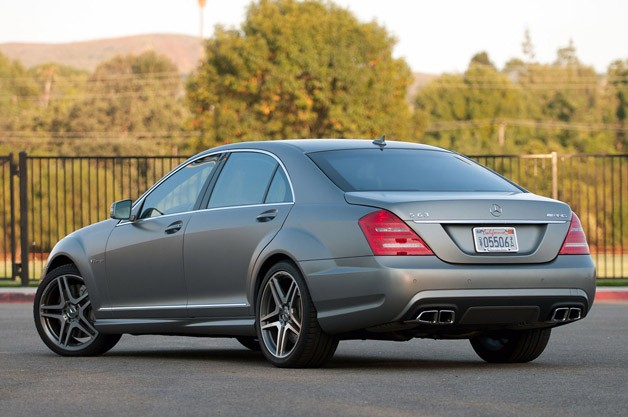 2012 Mercedes-Benz S63 AMG rear 3/4 view