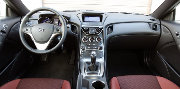 2013 Hyundai Genesis Coupe interior