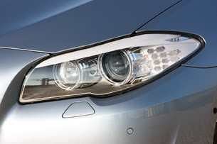 2013 BMW ActiveHybrid 5 headlight