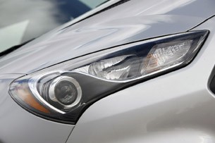 2013 Hyundai Genesis Coupe headlight