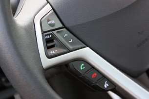 2012 Hyundai Veloster steering wheel controls