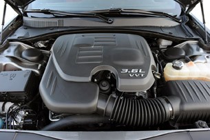 2012 Chrysler 300 S engine