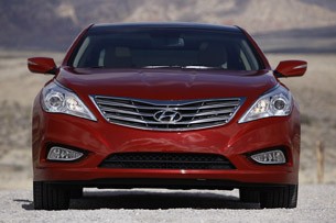 2012 Hyundai Azera front view