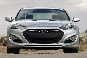 2013 Hyundai Genesis Coupe front view