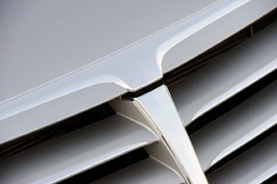 2012 Chrysler 300 S grille