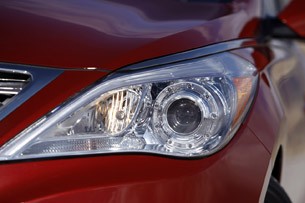2012 Hyundai Azera headlight