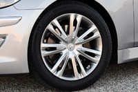 2012 Hyundai Genesis wheel