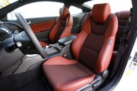 2013 Hyundai Genesis Coupe front seats