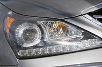 2012 Hyundai Equus headlight
