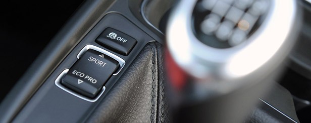 2012 BMW 335i driving mode controls