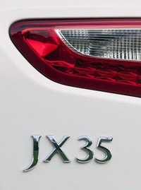 2013 Infiniti JX taillight