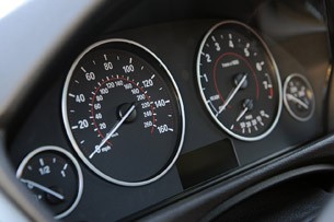 2012 BMW 335i gauges
