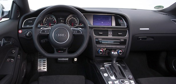 2013 Audi RS5 interior