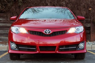 2012 Toyota Camry SE V6 front view