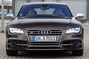 2013 Audi S7 front view