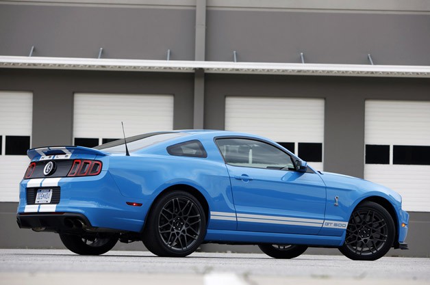 2013 Ford Shelby GT500 rear 3/4 view