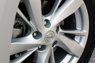 2013 Nissan Altima wheel