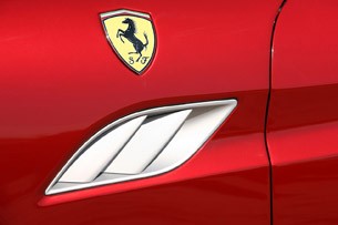 2013 Ferrari California side vent
