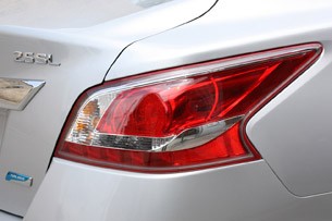 2013 Nissan Altima taillight