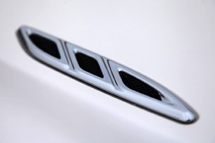 2012 Buick Verano hood vent