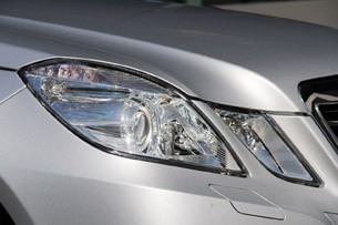 2012 Mercedes E 300 BlueTEC Hybrid headlight