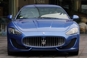 2013 Maserati GranTurismo Sport front view