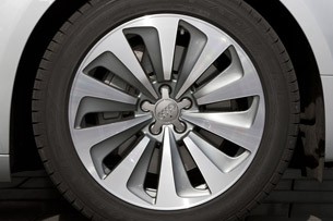 2012 Audi A8 Hybrid wheel