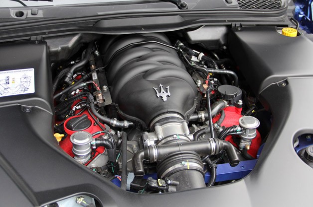 2013 Maserati GranTurismo Sport engine