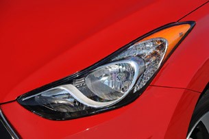 2013 Hyundai Elantra Coupe headlight