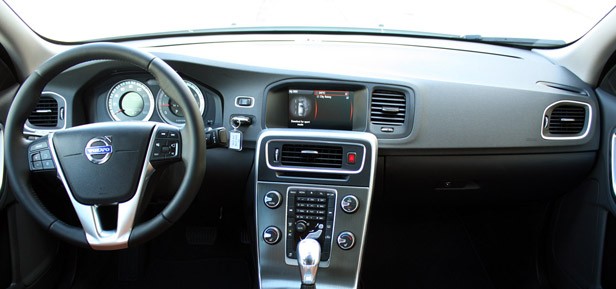 2013 Volvo S60 T5 AWD interior