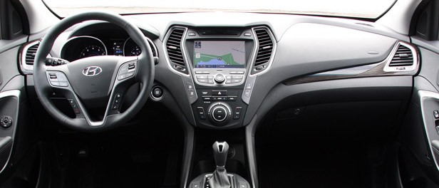 2013 Hyundai Santa Fe Sport interior