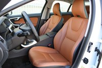 2013 Volvo S60 T5 AWD front seats