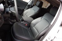 2013 Hyundai Santa Fe Sport front seats