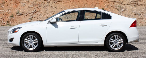 2013 Volvo S60 T5 AWD side view