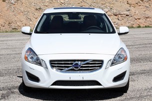 2013 Volvo S60 T5 AWD front view