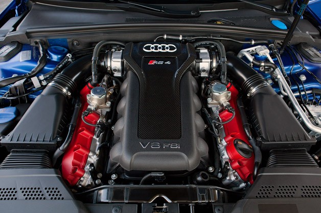 2012 Audi RS4 Avant engine