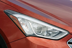 2013 Hyundai Santa Fe Sport headlight