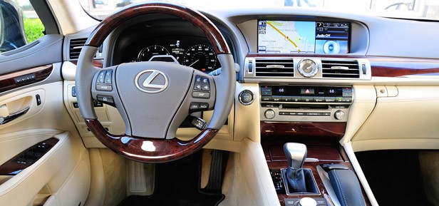 2013 Lexus LS interior