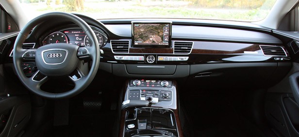 2013 Audi A8L 3.0T Quattro interior