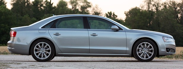 2013 Audi A8L 3.0T Quattro side view