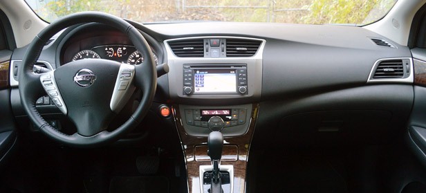 2013 Nissan Sentra interior