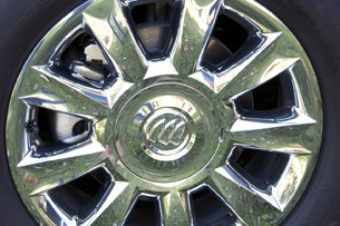2013 Buick Enclave wheel