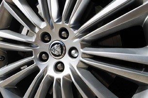 2013 Jaguar XJ V6 wheel detail