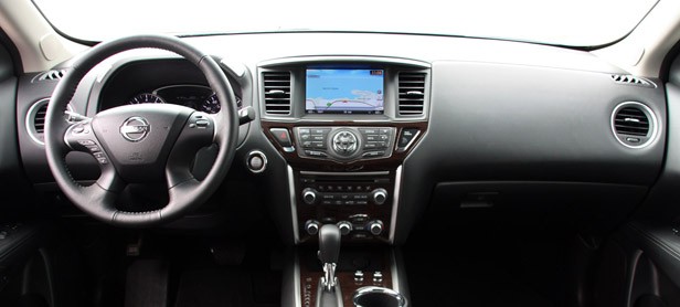 2013 Nissan Pathfinder interior