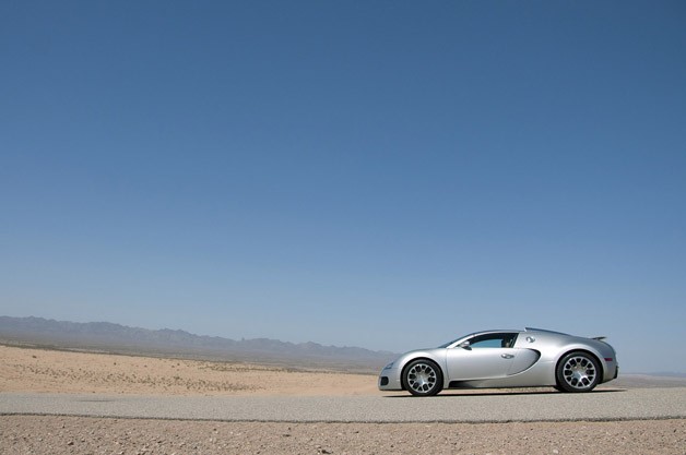 Bugatti Veyron 16.4 Grand Sport side view