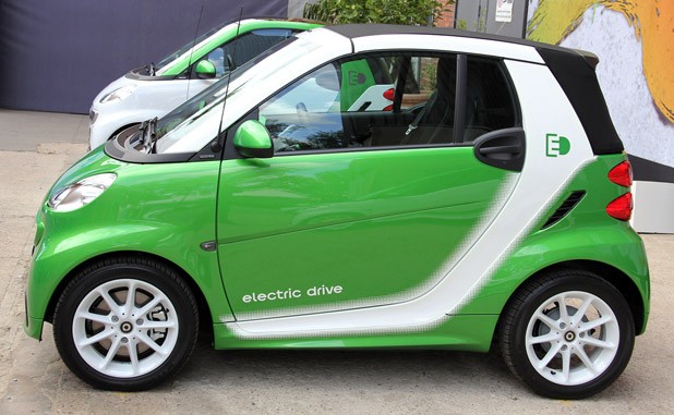 2013 Smart Fortwo Electric Drive side view