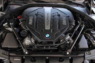 2013 BMW 750Li engine
