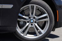2013 BMW 750Li wheel