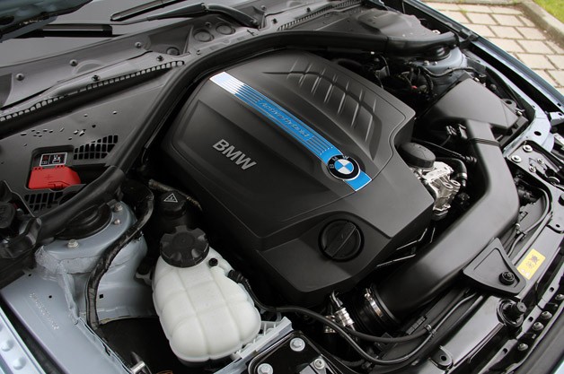 2013 BMW ActiveHybrid 3 engine
