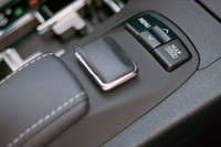 2013 Lexus ES 350 infotainment system controls